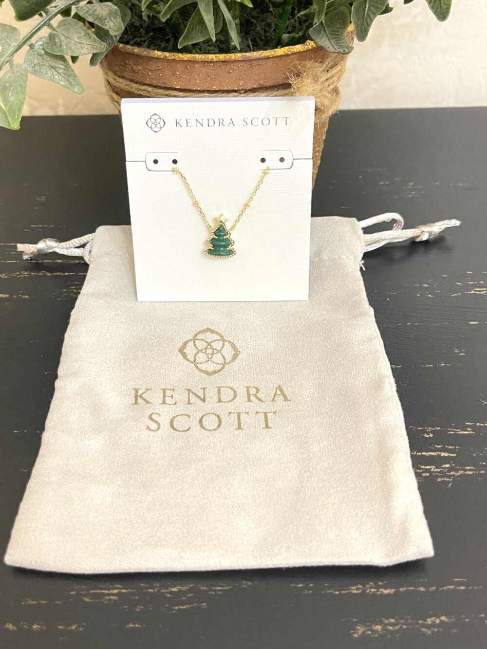 New Kendra Scott Holiday Tree Necklace Gold Green Christmas w/ Pouch Authentic! - Picture 5 of 9